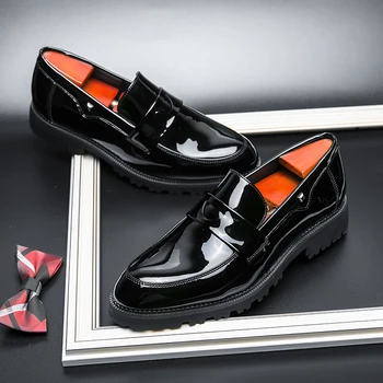 2023 Yeni erkek ayakkabıları Moda Sivri Tasarımcı Loafer'lar Üzerinde Kayma Yüksek Kaliteli Düğün Parti deri ayakkabı Orijinal İş Resmi