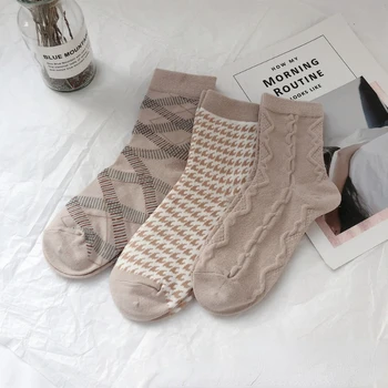 Haki Ayı Çorap kadın Orta tüp Çorap Trend Sonbahar ve Kış Yün Çorap Japon Sevimli Moda Çorap tasarımcı çorap